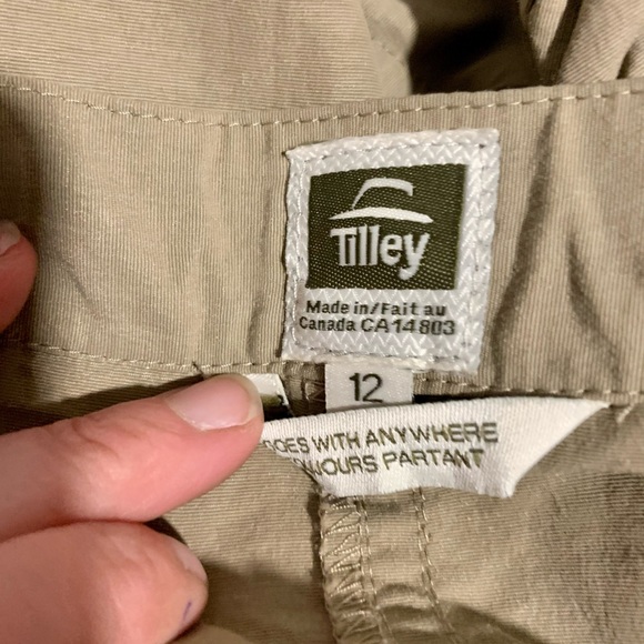 Durable Beige Cargo roll up pants by “Tilley” Ladies Sz12 - Picture 4 of 4